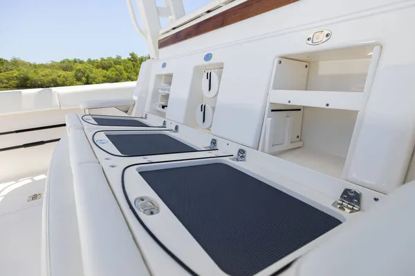 2027 Pursuit S 388 detail image 12