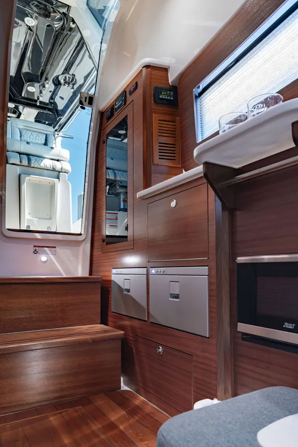 2027 Pursuit S 388 detail image 33