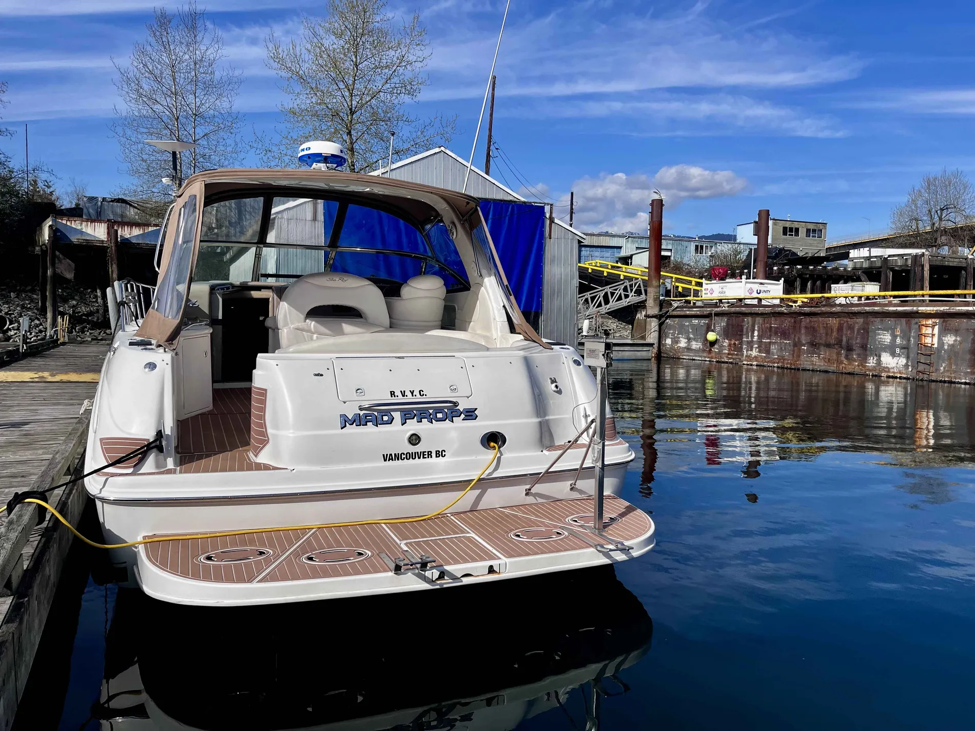 Pre-Owned 2000 Sea ray Sundancer 380 for Sale | Vancouver, BC | M&P Yacht Centre | 63640e094b86ba9ee3014ed6