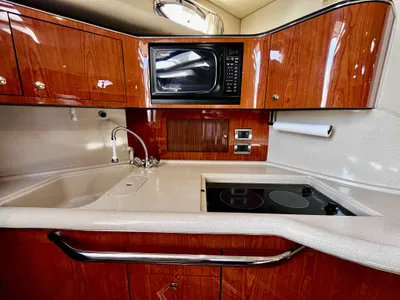 Pre-Owned 2000 Sea ray Sundancer 380 for Sale | Vancouver, BC | M&P Yacht Centre | 63640e094b86ba9ee3014ed6