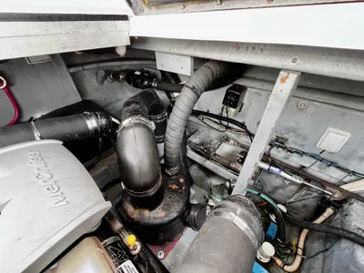 Pre-Owned 2000 Sea ray Sundancer 380 for Sale | Vancouver, BC | M&P Yacht Centre | 63640e094b86ba9ee3014ed6
