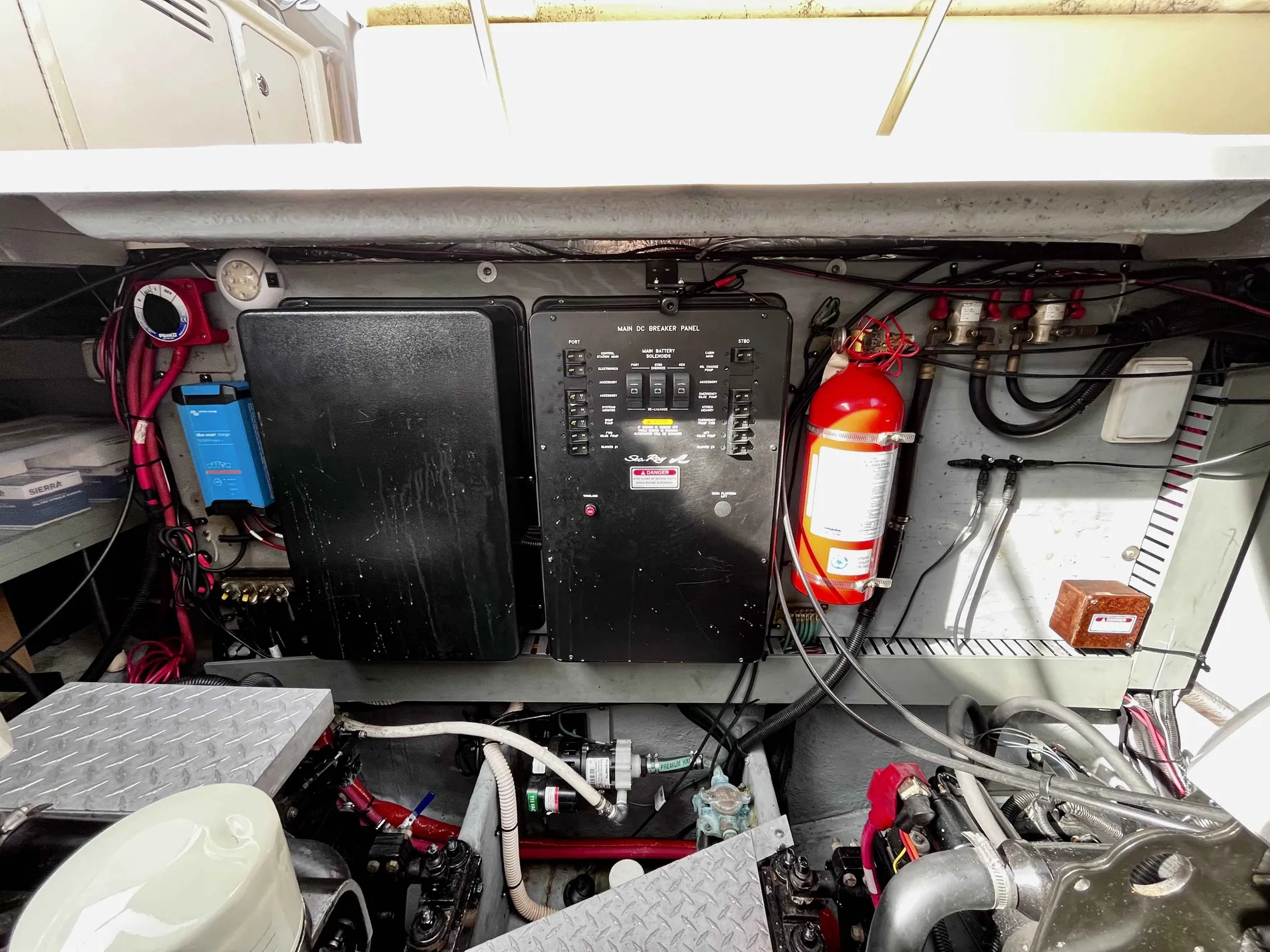 Pre-Owned 2000 Sea ray Sundancer 380 for Sale | Vancouver, BC | M&P Yacht Centre | 63640e094b86ba9ee3014ed6