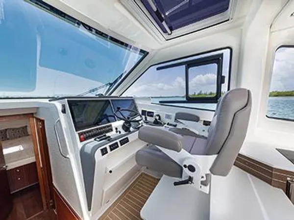 2027 Pursuit OS 445 detail image 11