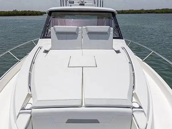 2027 Pursuit OS 445 detail image 17