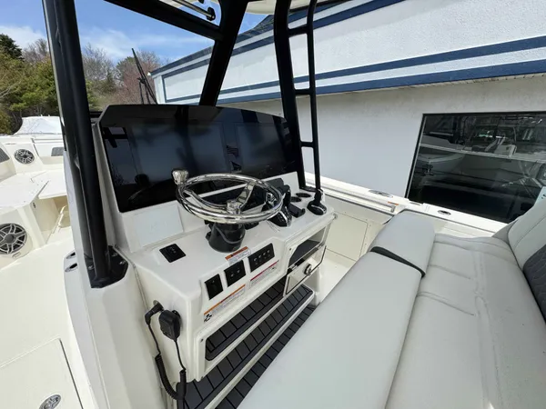 2026 Cobia 305 CC detail image 7