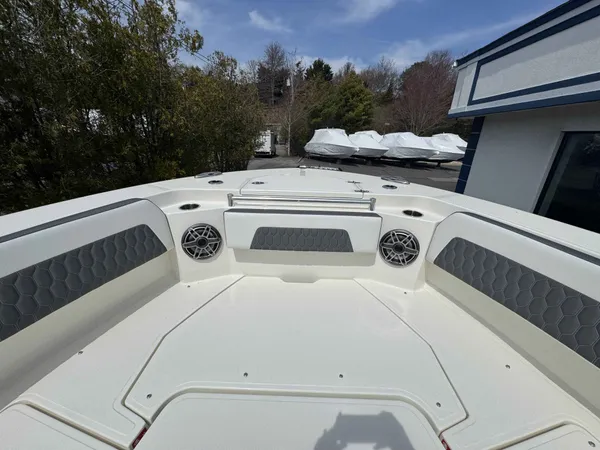 2026 Cobia 305 CC detail image 13
