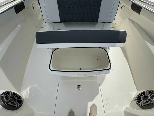 2026 Cobia 305 CC detail image 15