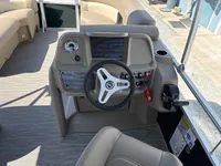 2026 SunChaser Vista 18 LR-9