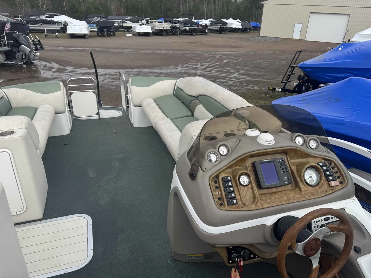 boat-carouselImage-image