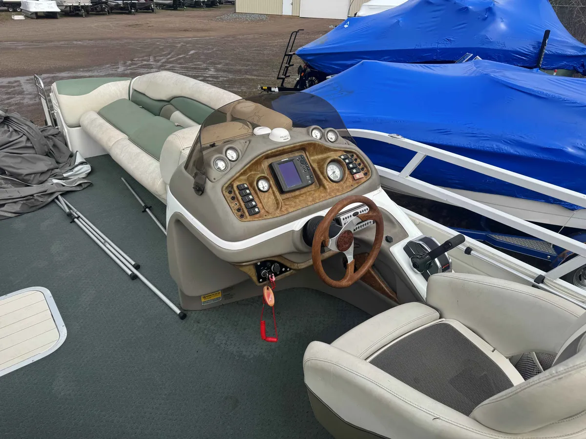 boat-carouselImage-image