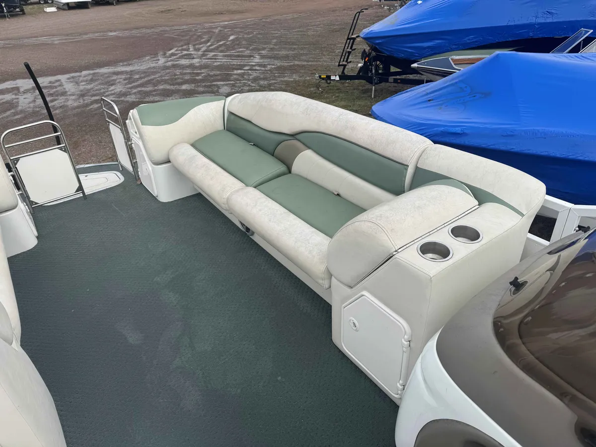 boat-carouselImage-image