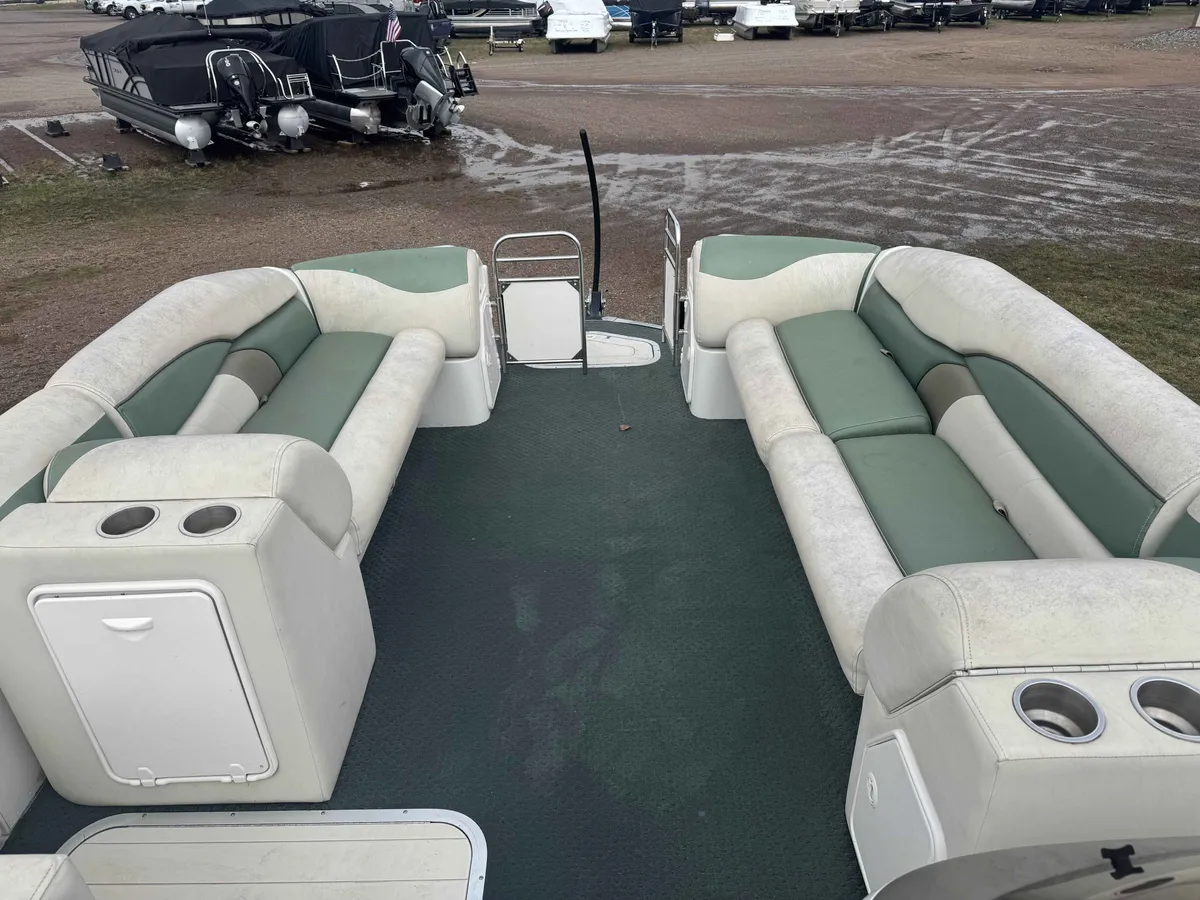 boat-carouselImage-image