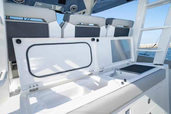 2027 Pursuit S 428 detail image 6
