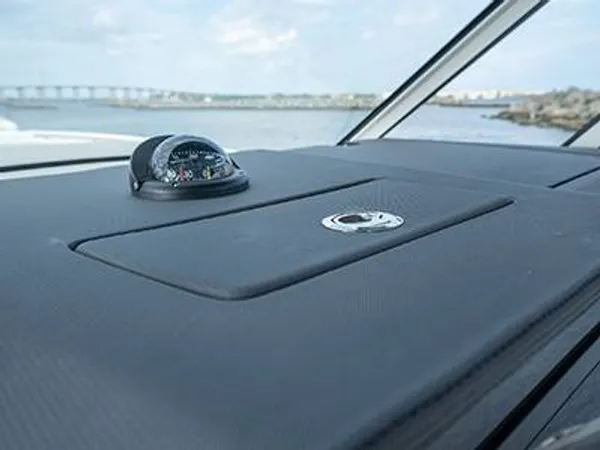 2027 Pursuit S 428 detail image 14