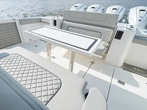 2027 Pursuit S 428 detail image 4