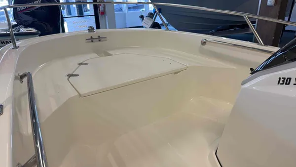2023 Boston Whaler 130 SPT-4