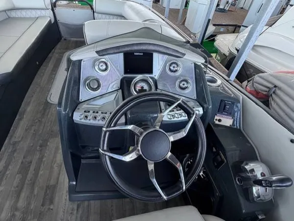 boat-detail-slider-thumb-6