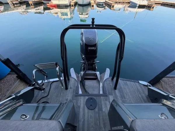 boat-detail-slider-thumb-9