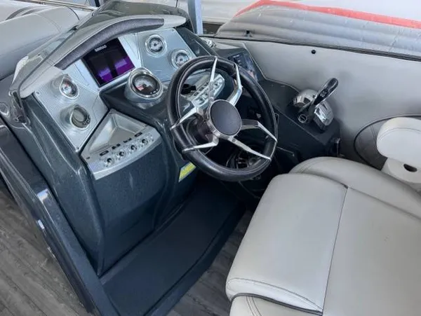 boat-detail-slider-thumb-10