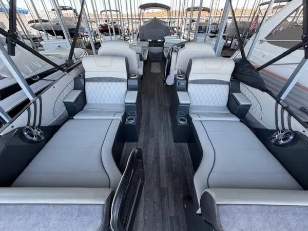 boat-detail-slider-thumb-11