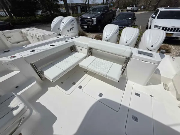 2026 Pursuit OS 355 detail image 5