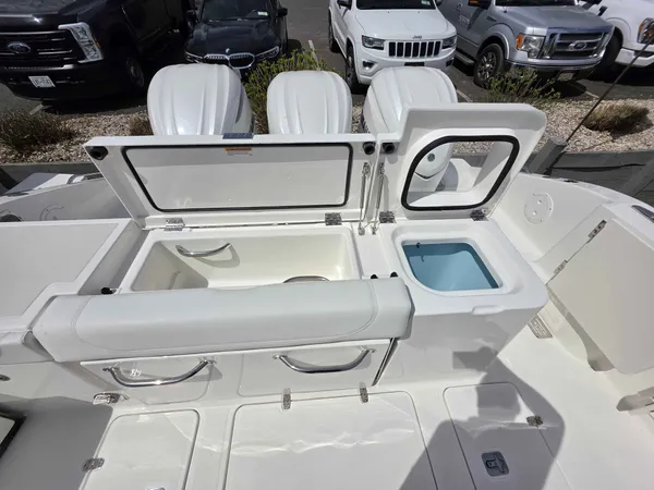 2026 Pursuit OS 355 detail image 6