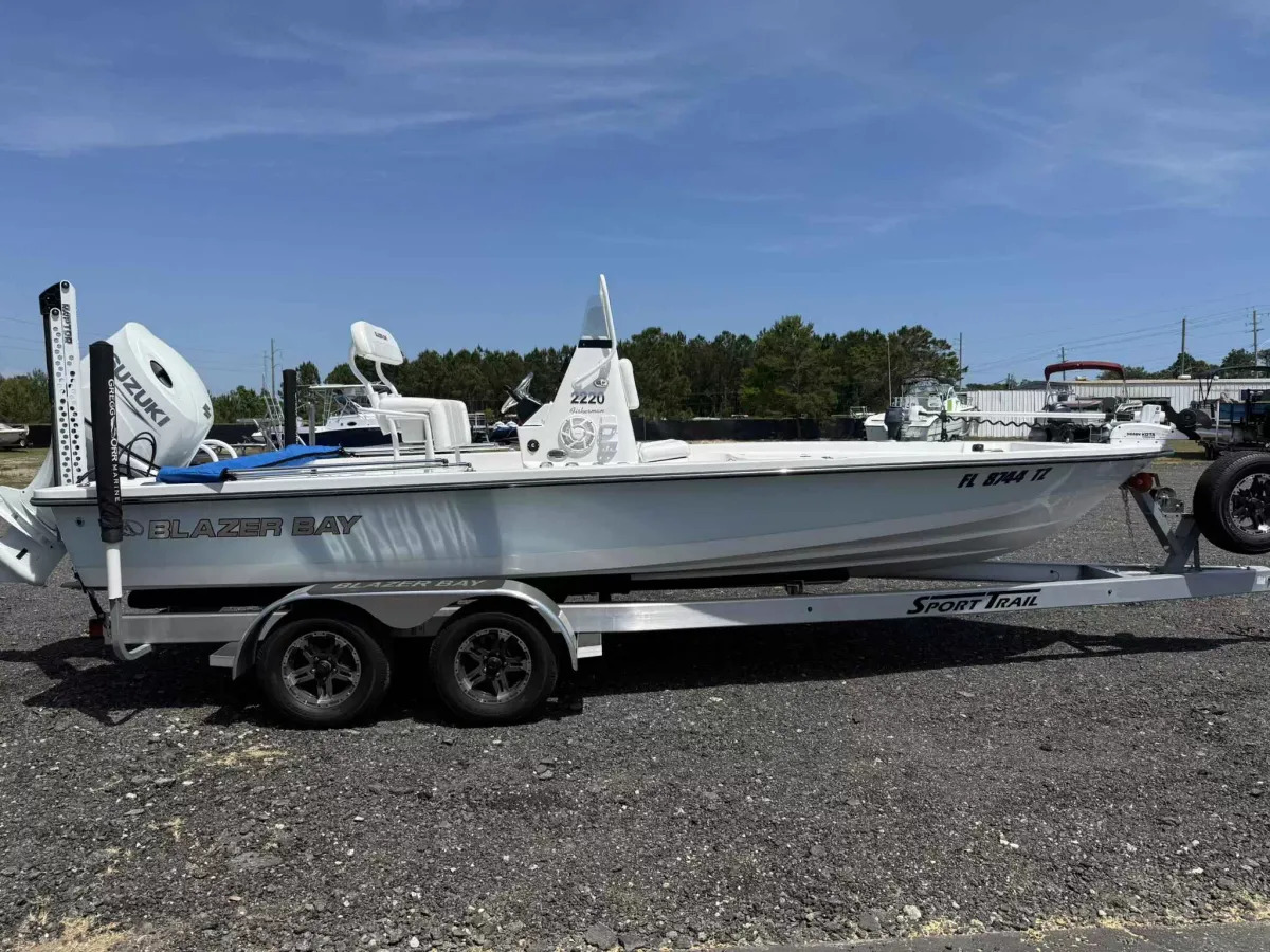 2023 Blazer bay FISHERMAN 2220