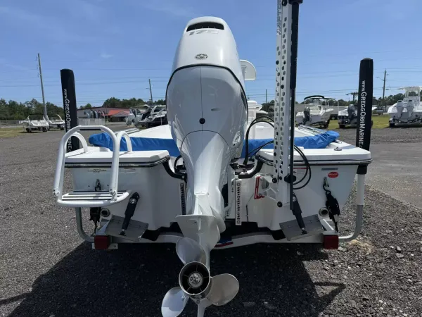 2023 Blazer bay FISHERMAN 2220