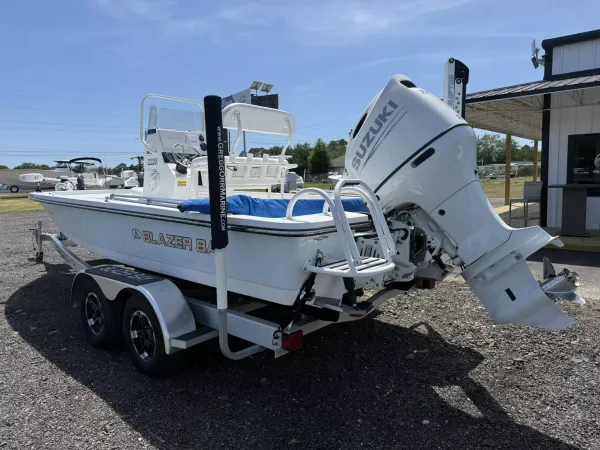 2023 Blazer bay FISHERMAN 2220