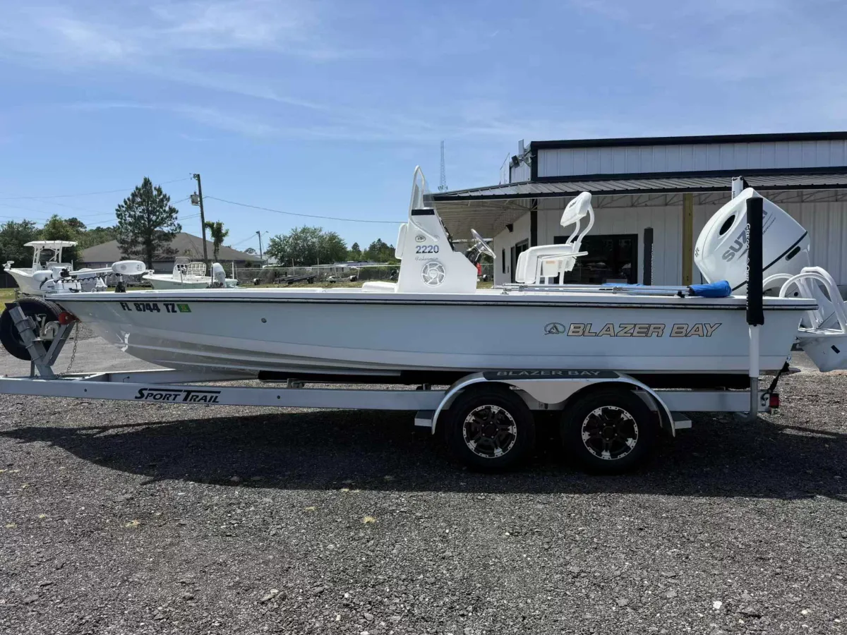 2023 Blazer bay FISHERMAN 2220