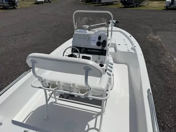 2023 Blazer bay FISHERMAN 2220