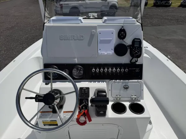 2023 Blazer bay FISHERMAN 2220