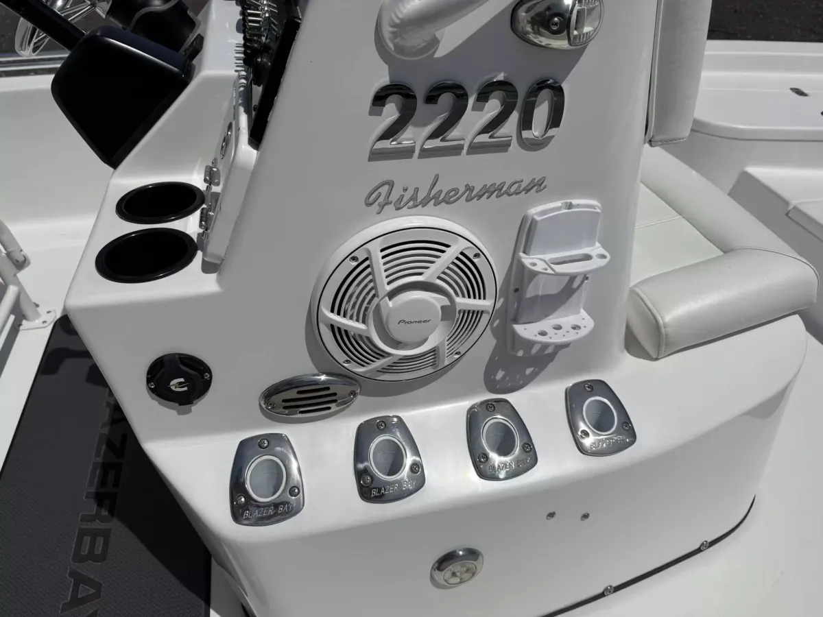 2023 Blazer bay FISHERMAN 2220