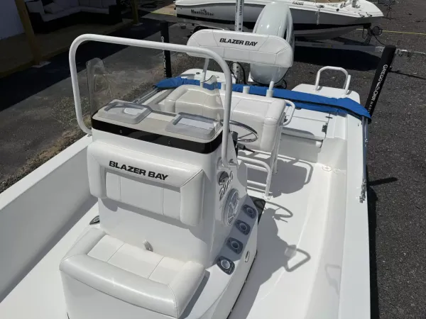 2023 Blazer bay FISHERMAN 2220