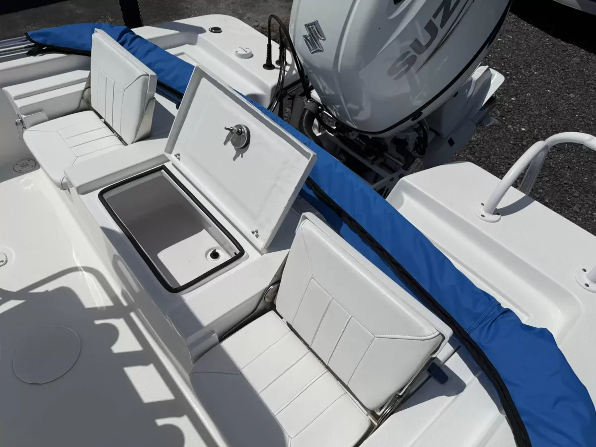 2023 Blazer bay FISHERMAN 2220