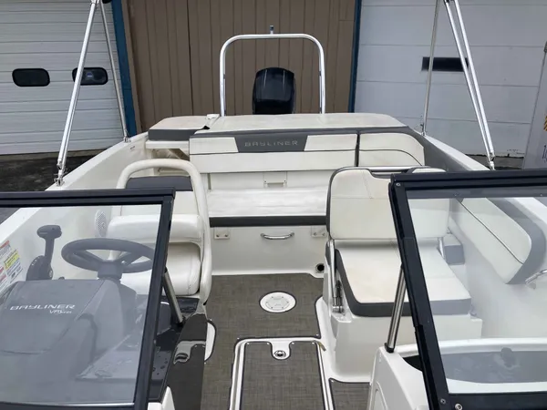 Bayliner 20 VR5 2017-8