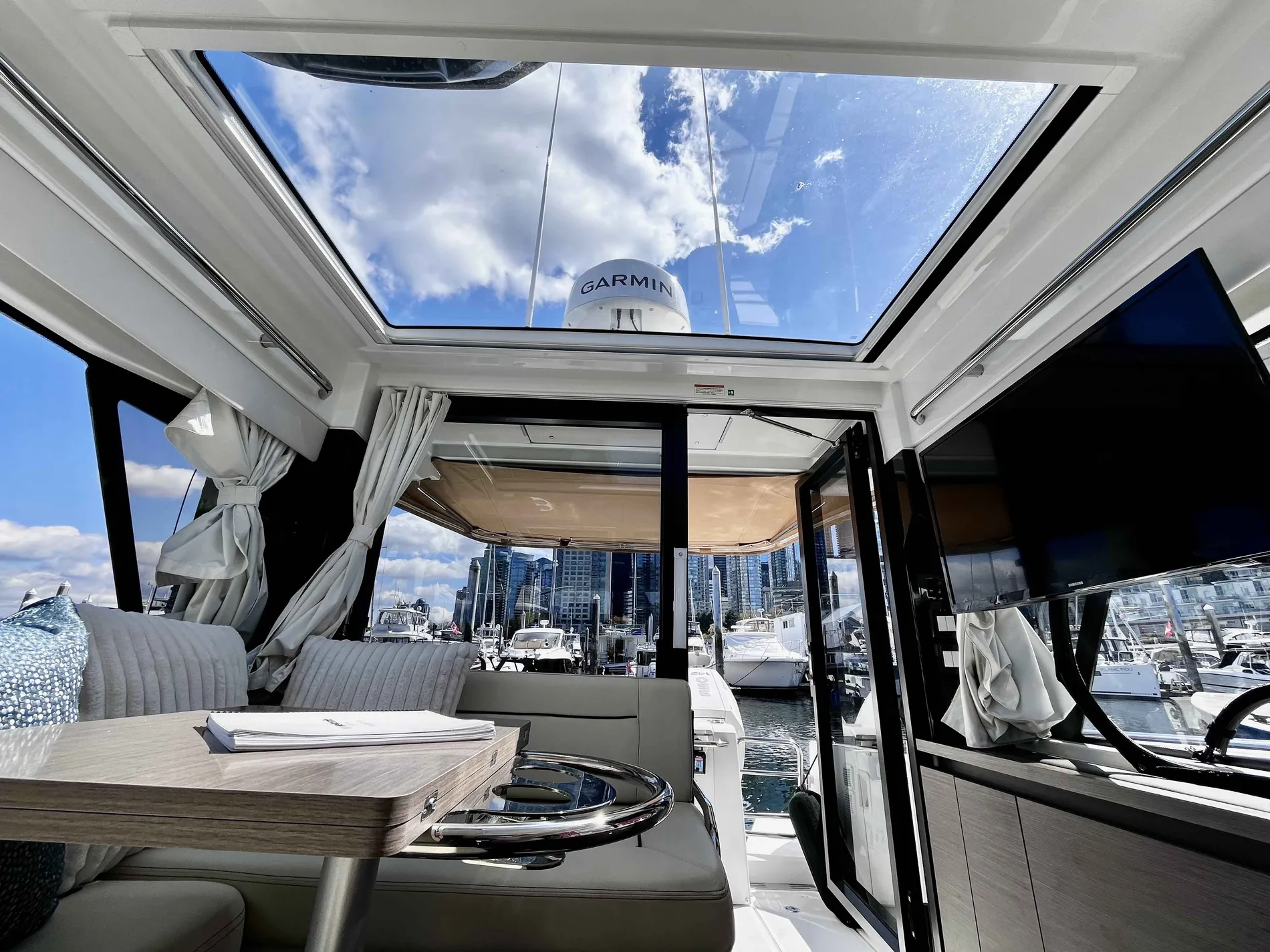 Pre-Owned 2025 Wellcraft 38 Explorer for Sale | Vancouver, BC | M&P Yacht Centre | 67842e24b0cd942f1801e2e6
