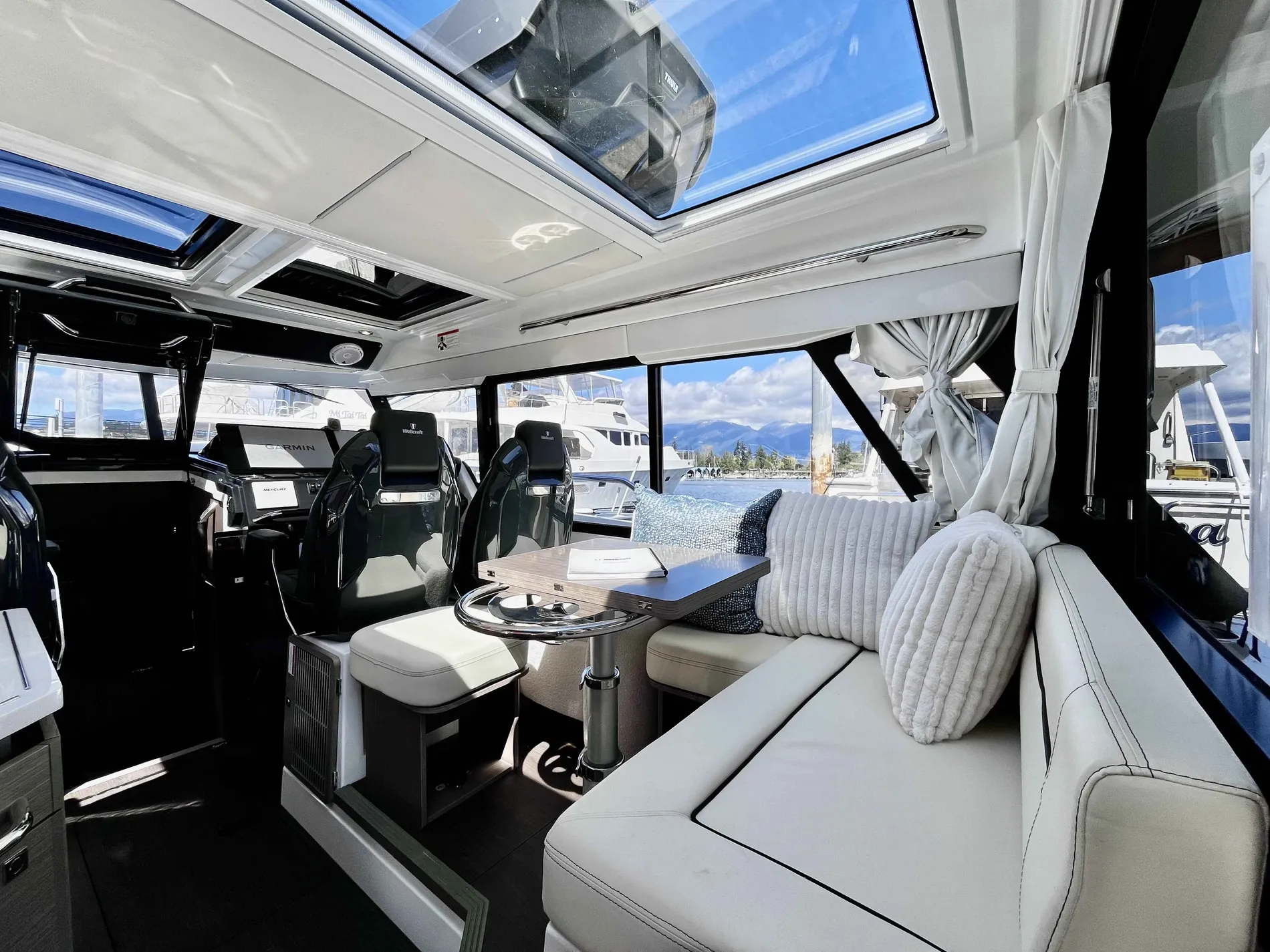 Pre-Owned 2025 Wellcraft 38 Explorer for Sale | Vancouver, BC | M&P Yacht Centre | 67842e24b0cd942f1801e2e6