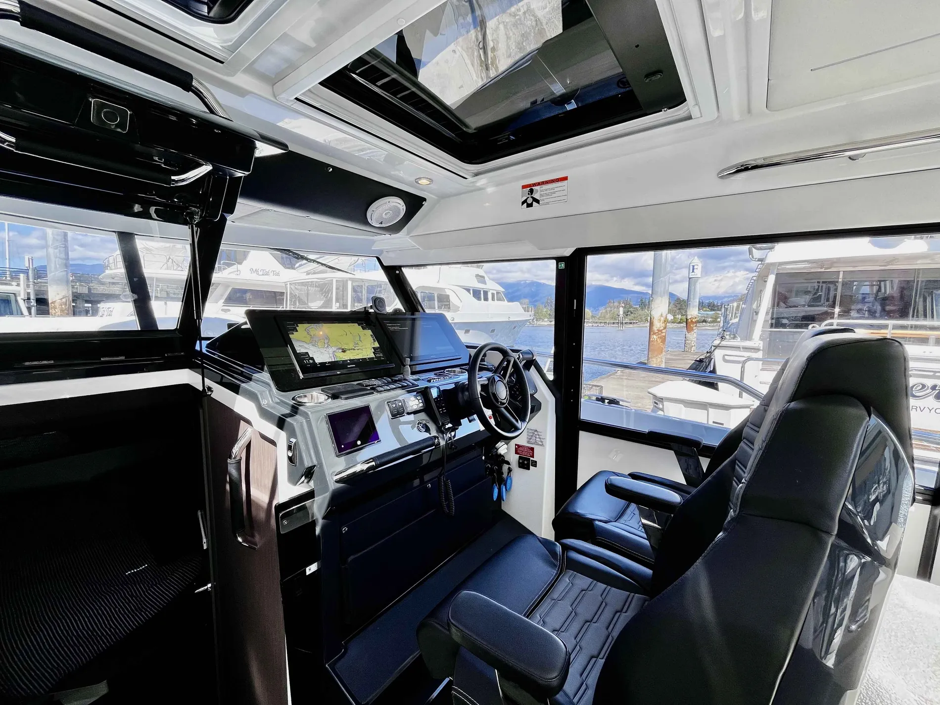 Pre-Owned 2025 Wellcraft 38 Explorer for Sale | Vancouver, BC | M&P Yacht Centre | 67842e24b0cd942f1801e2e6