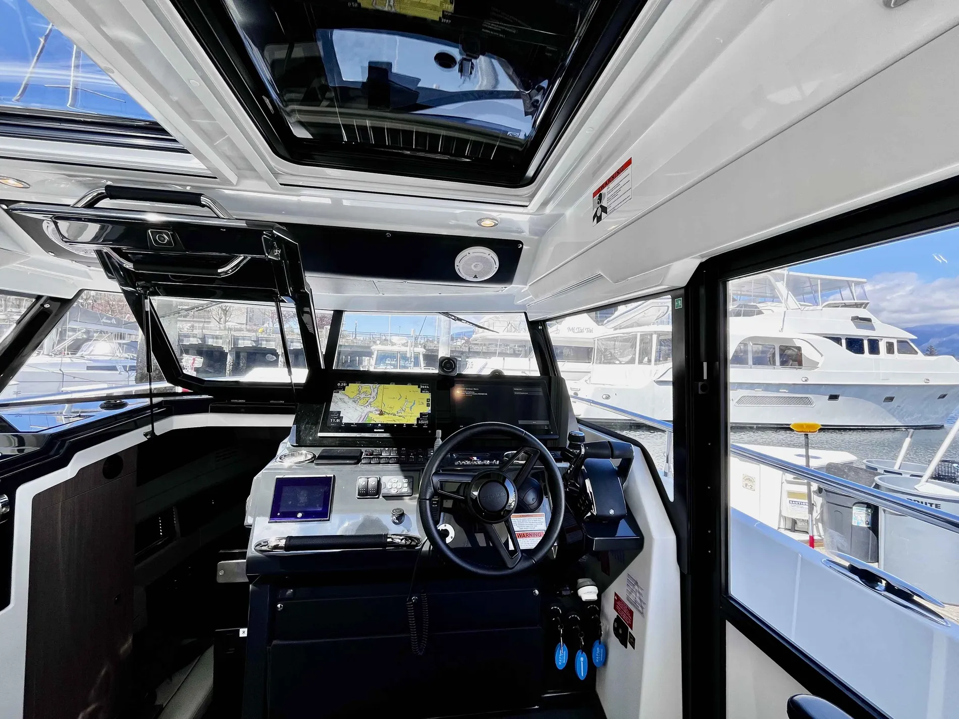 Pre-Owned 2025 Wellcraft 38 Explorer for Sale | Vancouver, BC | M&P Yacht Centre | 67842e24b0cd942f1801e2e6
