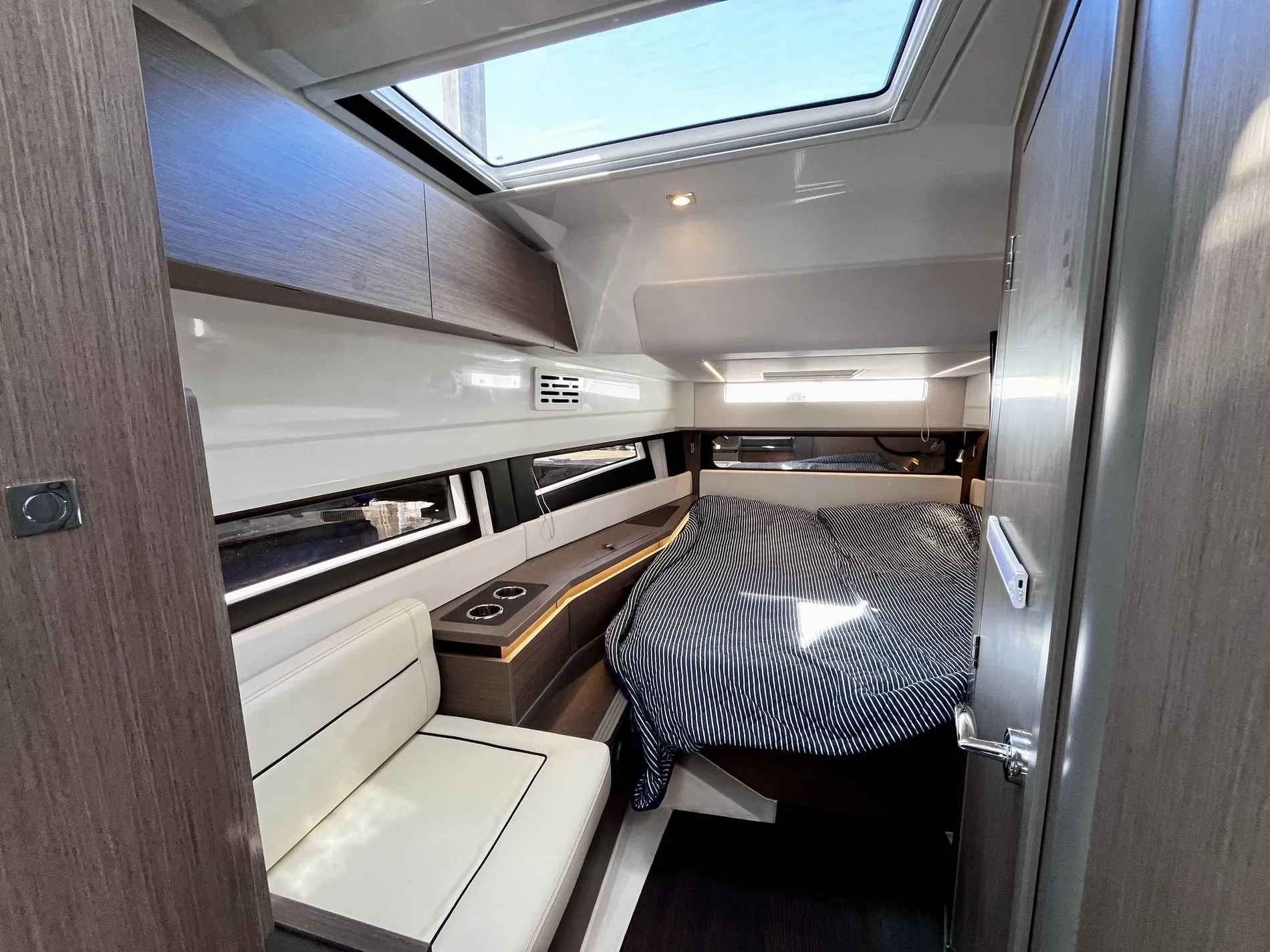 Pre-Owned 2025 Wellcraft 38 Explorer for Sale | Vancouver, BC | M&P Yacht Centre | 67842e24b0cd942f1801e2e6