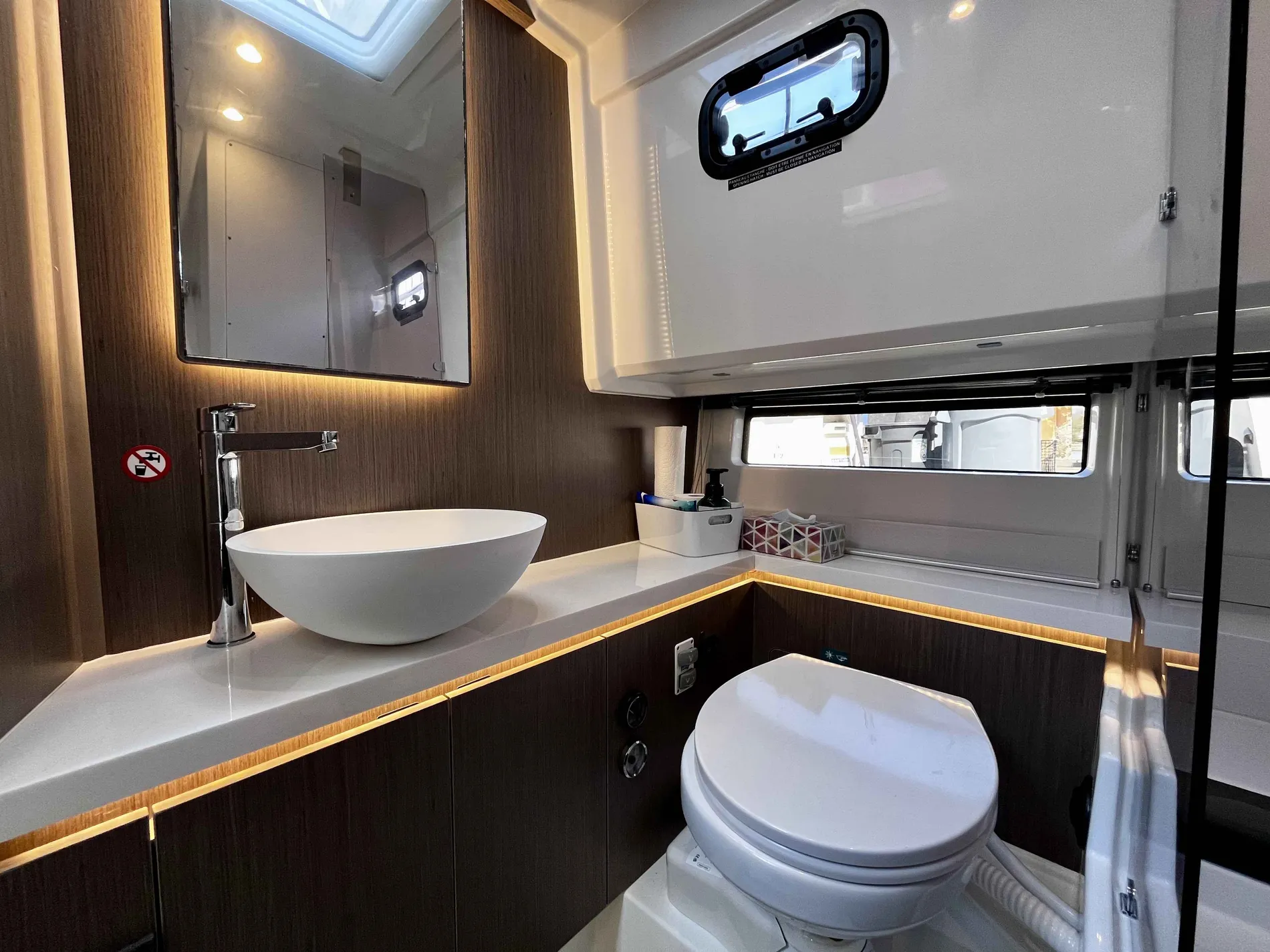 Pre-Owned 2025 Wellcraft 38 Explorer for Sale | Vancouver, BC | M&P Yacht Centre | 67842e24b0cd942f1801e2e6