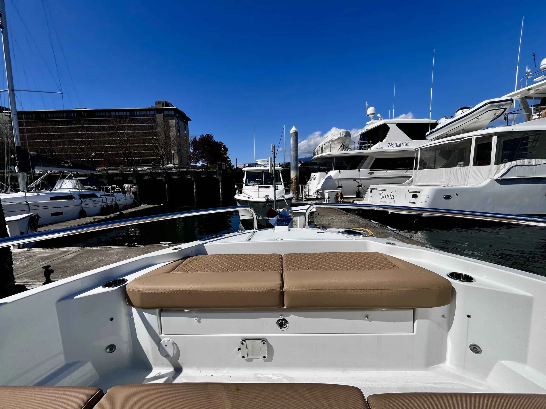 Pre-Owned 2025 Wellcraft 38 Explorer for Sale | Vancouver, BC | M&P Yacht Centre | 67842e24b0cd942f1801e2e6