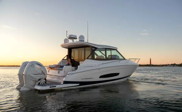 2026 Regal 36 XO detail image 0