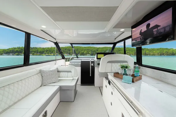 2026 Regal 36 XO detail image 18