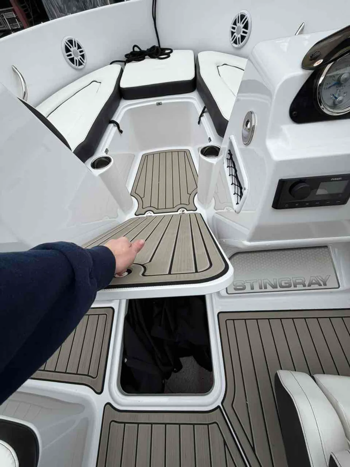 dummy-boat-img