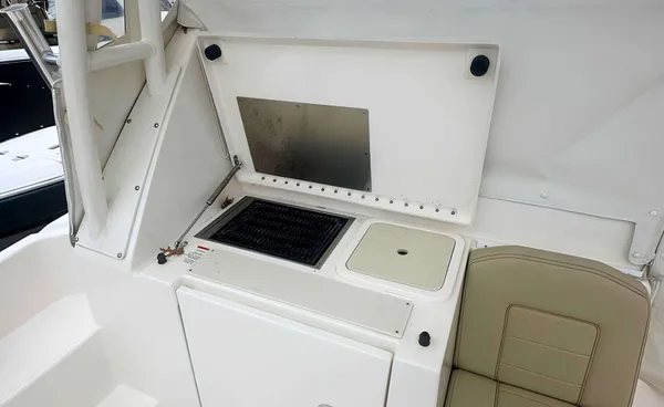 2017 Pursuit OS 355 detail image 5