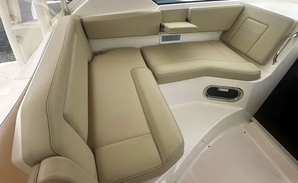 2017 Pursuit OS 355 detail image 6