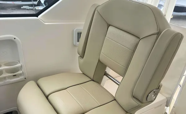2017 Pursuit OS 355 detail image 7