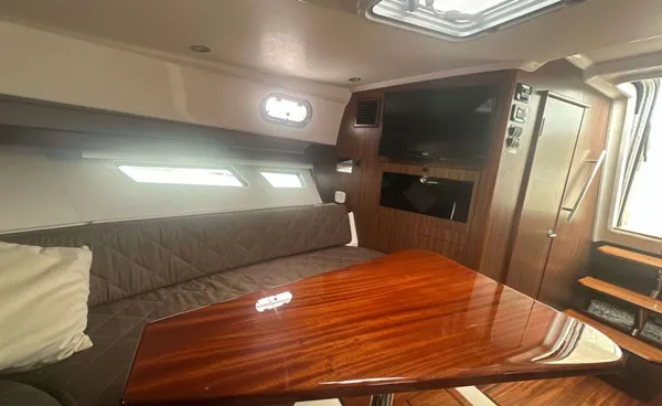 2017 Pursuit OS 355 detail image 14